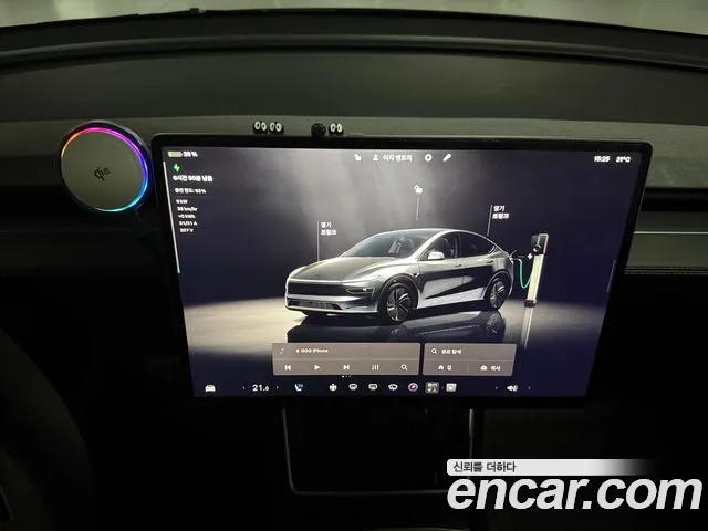 Tesla Model Y 2025 thumb 6