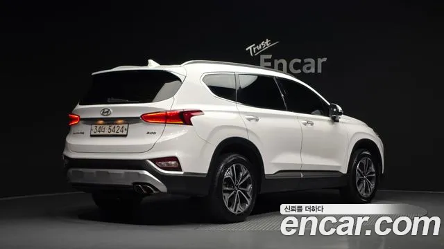 Hyundai Santa Fe 2018 thumb 2