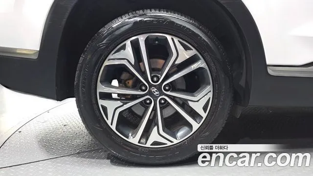 Hyundai Santa Fe 2018 thumb 5