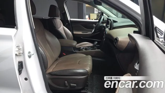 Hyundai Santa Fe 2018 thumb 11