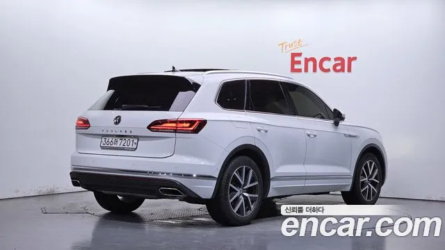 Volkswagen Touareg 2020 thumb 2