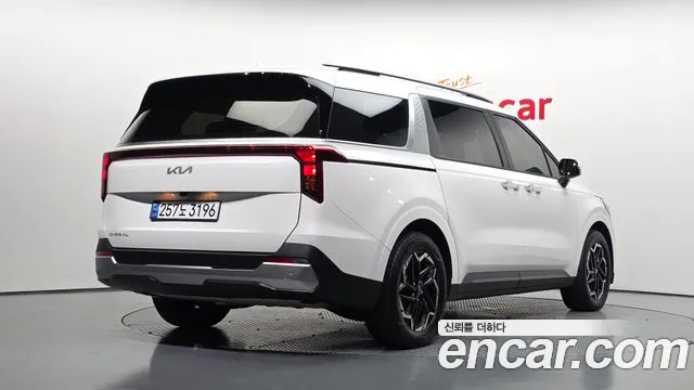 Kia Carnival 2024 thumb 2