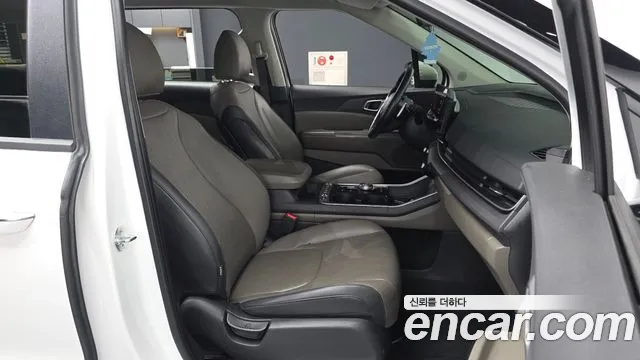 Kia Carnival 2024 thumb 11