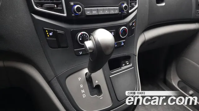 Hyundai Starex 2017 thumb 9