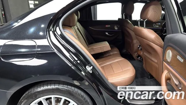 Mercedes-Benz E-Класс 2021 thumb 12