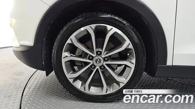 KG_Mobility_Ssangyong TIBOLI 2017 thumb 4