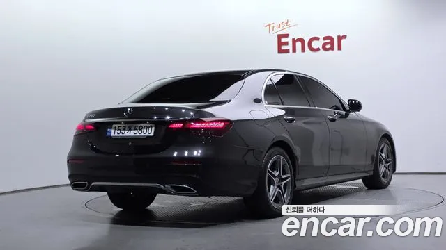 Mercedes-Benz E-Класс 2023 thumb 2