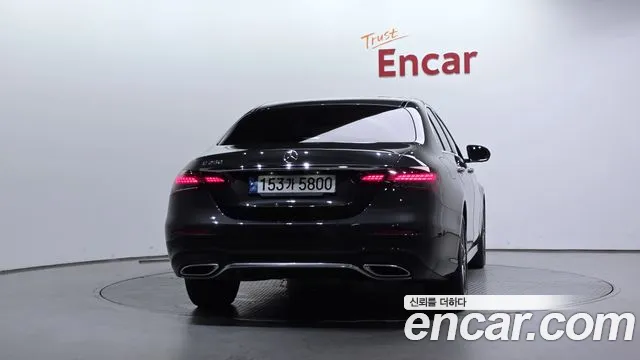 Mercedes-Benz E-Класс 2023 thumb 4