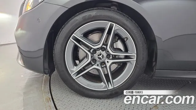 Mercedes-Benz E-Класс 2023 thumb 5