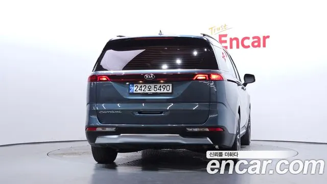 Kia Carnival 2020 thumb 4