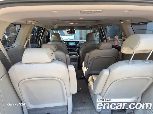 Kia Carnival 2018 thumb 6