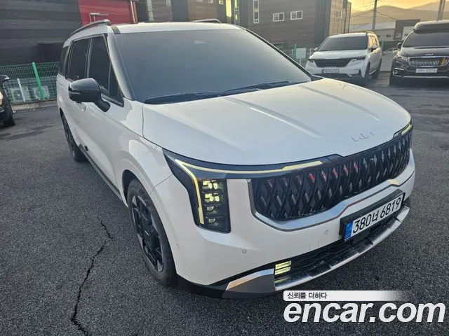 Kia Carnival 2024 thumb 2