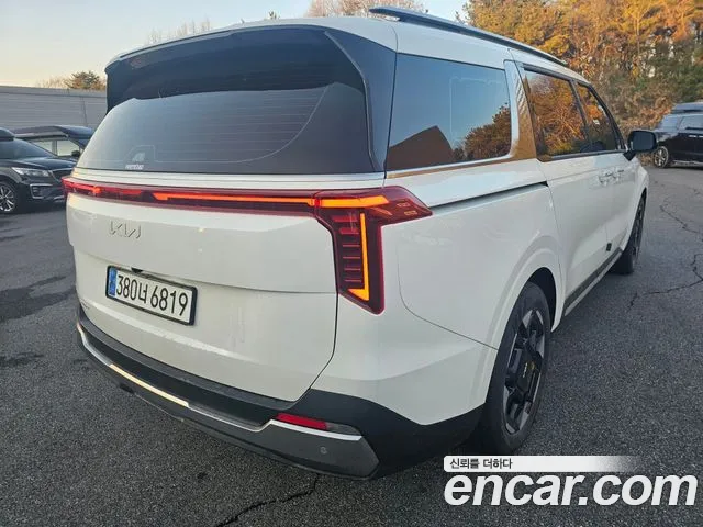 Kia Carnival 2024 thumb 5
