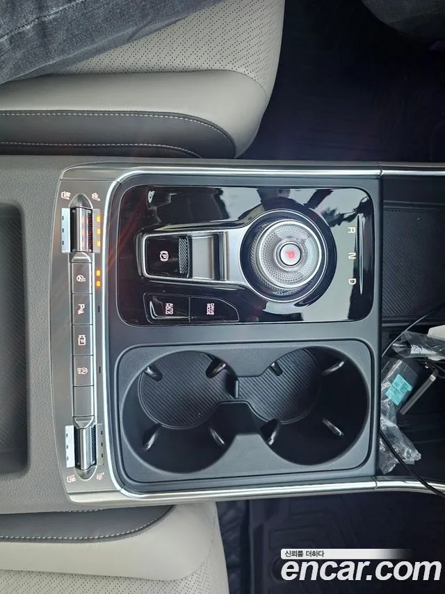 Kia Carnival 2024 thumb 10