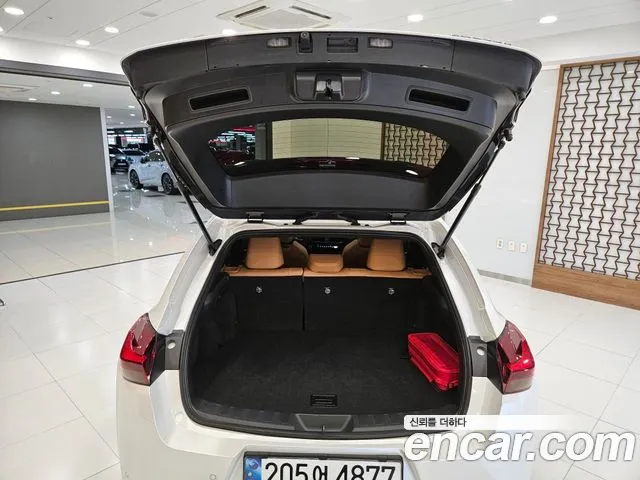 Lexus UX 2025 thumb 7