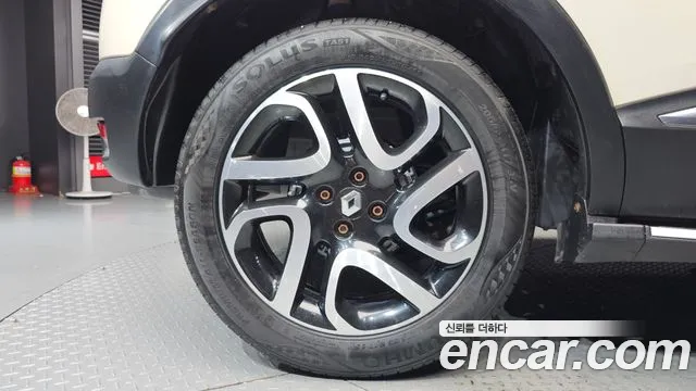 Renault-KoreaSamsung Captur 2016 thumb 5