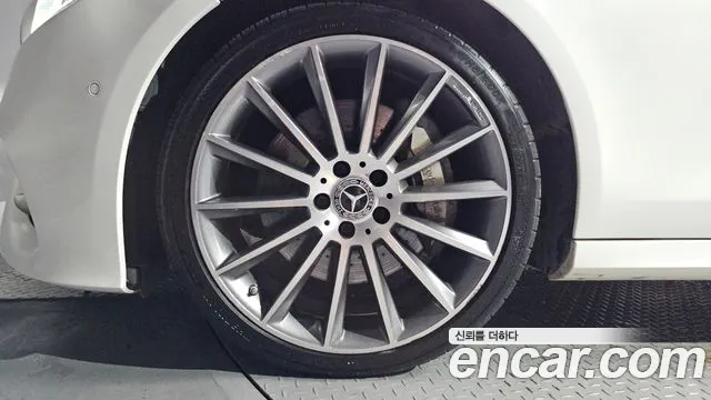 Mercedes-Benz E-Класс 2018 thumb 5