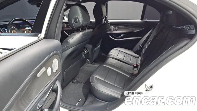 Mercedes-Benz E-Класс 2018 thumb 12