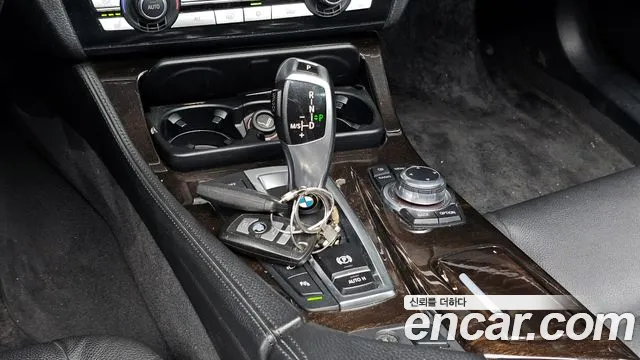 BMW 5 серии 2011 thumb 9