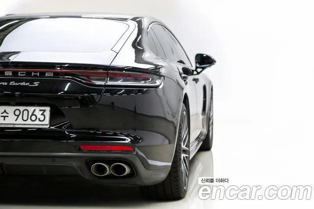 Porsche Panamera 2021 thumb 8