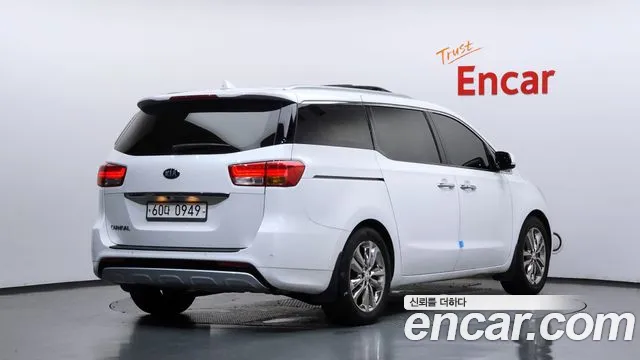 Kia Carnival 2015 thumb 2