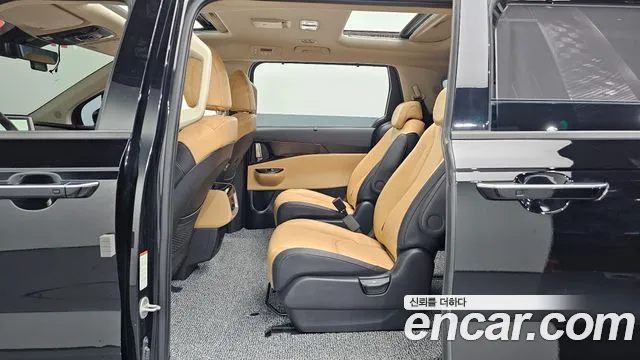Kia Carnival 2023 thumb 11