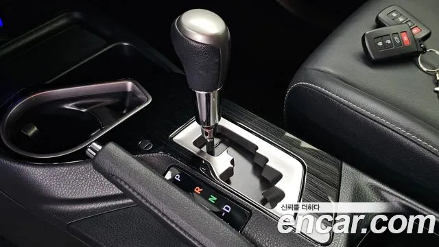 Toyota RAV4 2017 thumb 9