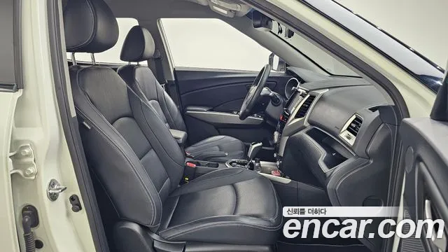 KG_Mobility_Ssangyong TIBOLI 2016 thumb 11