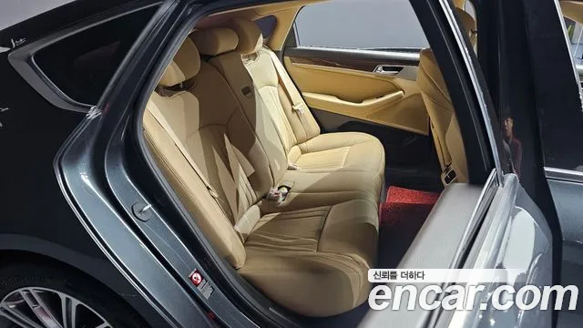 Genesis G80 2019 thumb 11