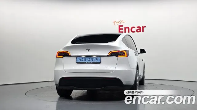 Tesla Model Y 2022 thumb 4