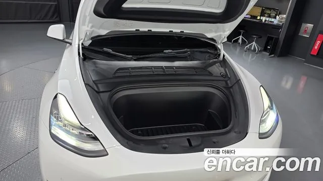 Tesla Model Y 2022 thumb 6