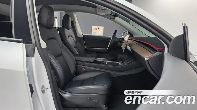 Tesla Model Y 2022 thumb 11