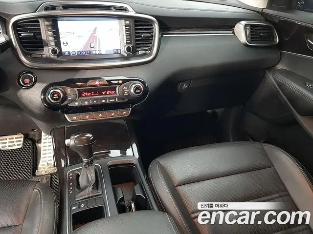 Kia Sorento 2017 thumb 10