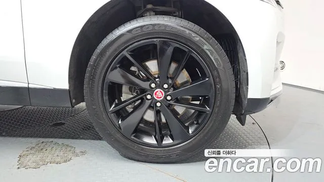 Jaguar F-Pace 2022 thumb 4