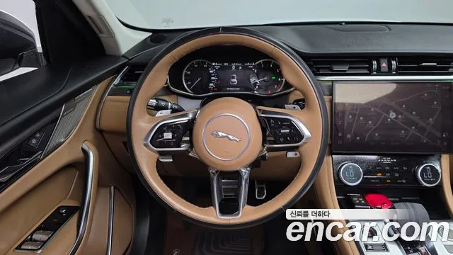 Jaguar F-Pace 2022 thumb 12
