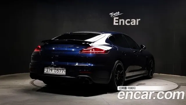 Porsche Panamera 2016 thumb 2