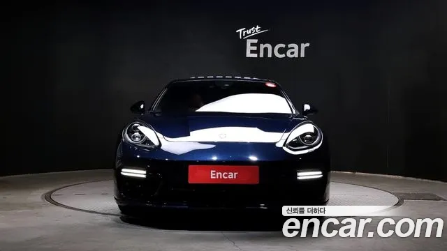 Porsche Panamera 2016 thumb 3