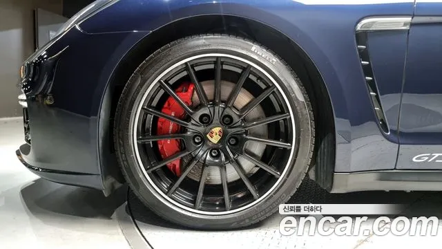 Porsche Panamera 2016 thumb 5