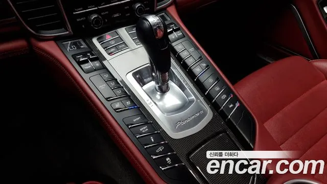 Porsche Panamera 2016 thumb 9