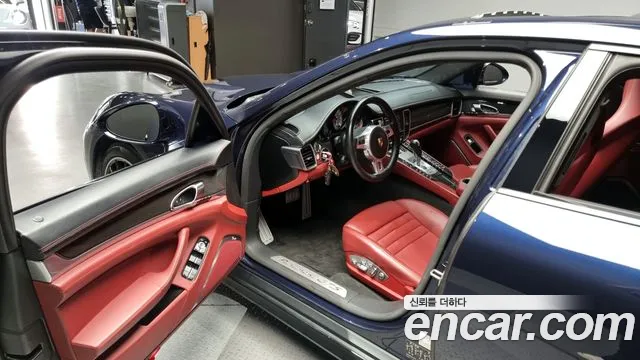Porsche Panamera 2016 thumb 10