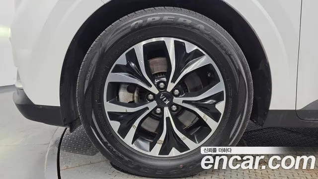 Kia Carnival 2020 thumb 5