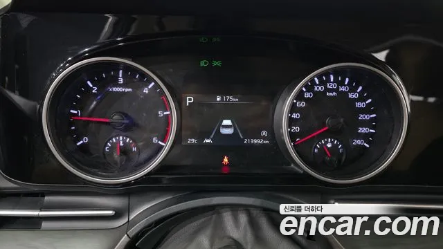 Kia Carnival 2020 thumb 8