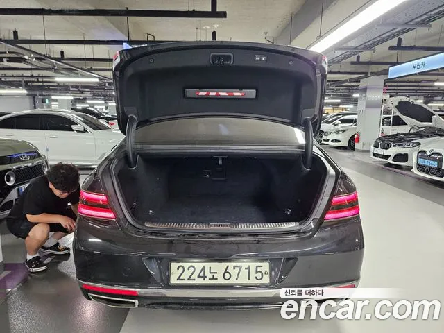 Genesis G90 2019 thumb 3