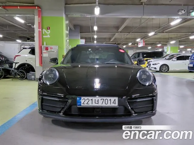 Porsche 911 2023 thumb 3