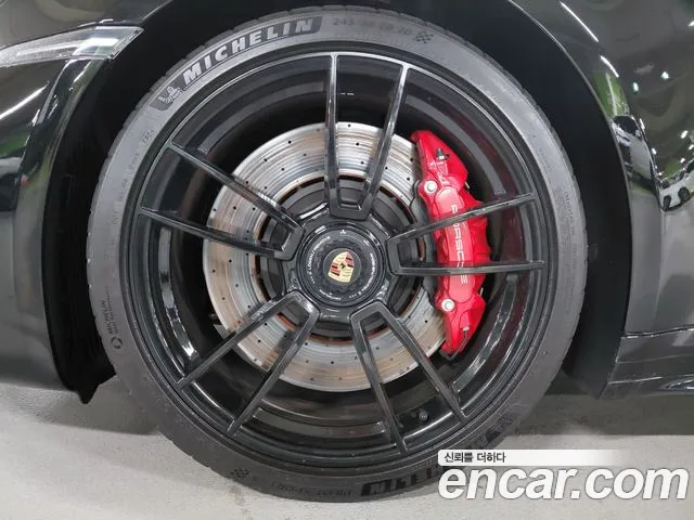 Porsche 911 2023 thumb 7