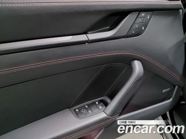 Porsche 911 2023 thumb 10
