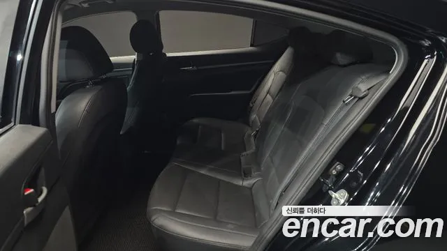 Hyundai Avante 2017 thumb 12