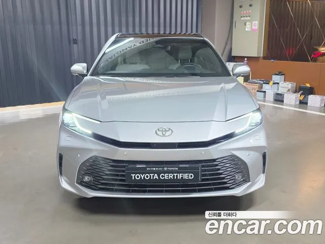 Toyota Camry 2025 thumb 3