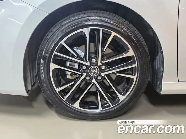 Toyota Camry 2025 thumb 5