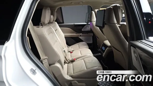Lincoln Aviator 2021 thumb 12